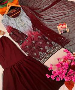 DESIGNER CHINON BRODERIE SÉQUENCE TRAVAIL TOP SHARARA AVEC DUPATTA PARTY WEAR PRIX DE GROS VÊTEMENT ETHNIQUE DESIGNER KURTA SET - Product Image 3