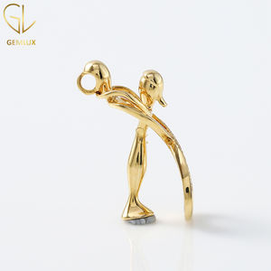 Nouveaux arrivages de colliers à la mode Vente chaude Testeur de diamants 14k Gold Moissanite Diamond Trendy Couple Lover Hug Necklace Pendant - Product Image 3