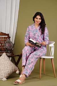 Conjunto de pijama con agujeros de encaje blanco hecho a medida para mujer, estampado floral azul delicado, conjunto largo de 2 piezas de algodón transpirable, incluye botones - Product Image 6