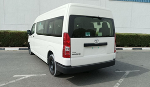 Toyota Hiace AWD Van 2022 avec sièges en cuir, intérieur foncé, d'occasion - Product Image 4