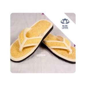 AVAILABLE Loofah <b>Leaf</b> Slipper Perfect for Spa Center Hotel Bathroom Guest Room and Indoor Daily Wearing Vietnam - Product Image 1