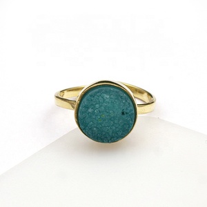 Hermoso anillo de piedras preciosas Druzy de azúcar rojo chapado en oro ajustable forma redonda anillo de piedras preciosas hecho a mano joyería de diseñador - Product Image 3
