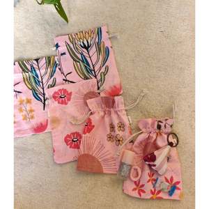 Juego de 5 Bolsas de Regalo de Algodón Potlis Ecológicas, Biodegradables y Reutilizables - Product Image 2