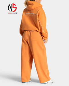 ชุดกีฬาขายดีสำหรับเทศกาลคริสต์มาส ไซส์ XL และ XXL ชุดจ็อกเกอร์ 2 ชิ้น ชุดคริสต์มาสสุขสันต์ พร้อมกางเกงคาร์โก้ไซส์ใหญ่ - Product Image 2