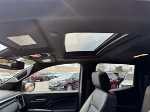 GM -M C Canyorn Elevation 2024, Cabina Doble, Tracción en las Cuatro Ruedas, Caja de Cambios Automática, Cámara Trasera, Motor Inteligente, Portaequipajes de Aleación de Aluminio, Volante a la Izquierda, SUV - Product Image 5