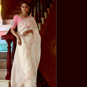 Robe de soirée de mariage pakistanaise élégante en soie de créateur avec un beau tissage Zari pour les mariages indiens pakistanais - Product Image 1