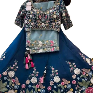 Lehenga Choli de mariage et de fiançailles traditionnel indien en soie Georgette de meilleure qualité pour adultes, robes de fête à prix raisonnable - Product Image 1