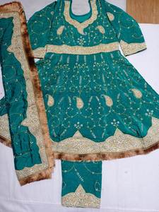 Designer moderne non cousu brodé à la main belle tenue de fête de qualité supérieure costumes style traditionnel indien tendance - Product Image 2