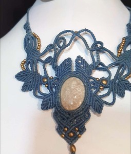 Collier en macramé noir créatif et tendance, avec cristaux pointus en jaspe, style vintage, plaqué argent - Product Image 4