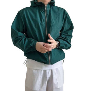 Veste coupe-vent personnalisée à capuche en nylon, anorak softshell imperméable et coupe-vent pour homme, idéale pour la course et les activités de plein air - Product Image 1