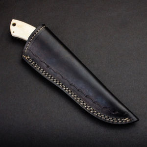 Couteau de camping en acier Damas personnalisable, lame pleine longueur à pointe tombante, manche en os de chameau et noyer, étui en cuir, fabrication artisanale OEM - Product Image 5