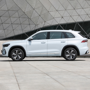 SUV à essence automatique grand espace 2025, véhicule de luxe OEM, haute performance, 5 places, voiture familiale pour l'exportation au Burundi - Product Image 2