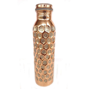 Bouteille en cuivre de haute qualité, nouvelle arrivée, design tendance, couleur marron, bouteille d'eau en cuivre fabriquée à la main en gros - Product Image 2