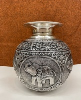 Pot à eau/lait vintage en argent plaqué, fait main à Jaipur, motif éléphant, prêt à être expédié, décoration de la maison pour Pooja, découpé à la main