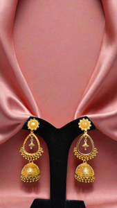 Boucles d'oreilles de super qualité serties de boucles d'oreilles traditionnelles en plaqué or 22CT style Jhumka bijoux pour femmes - Product Image 3