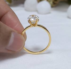 แหวนหมั้นเพชรทรงรี 2.15 กะรัต เพชรเลี้ยงในห้องปฏิบัติการ ประดับด้วยวงแหวนรอบเพชรแบบซ่อน แหวนแต่งงานเพชร แหวนทองคำขาว 14K แหวนเพชรเม็ดเดี่ยว - Product Image 5