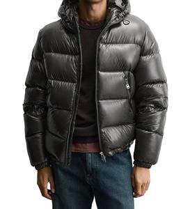 Chaqueta Cortavientos Polartec Personalizada de Alta Calidad con Cierre de Cremallera, Proveedor de Chaquetas para Exteriores de Fábrica OEM/ODM - Product Image 1