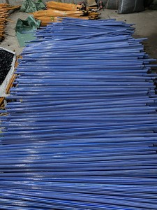 Poignées de balai en bois revêtues de PVC compétitives fabriquées au Vietnam résistantes à l'humidité uniquement à partir de 0.1 USD/PCS - Product Image 3