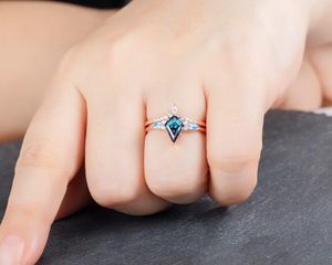 925ว่าวเงินสเตอร์ลิงตัดเป็นรูปอเล็กซานไดรต์เพชรโมอิสโกลด์สำหรับงานแต่งงานแหวนหมั้นสัญญา - Product Image 3