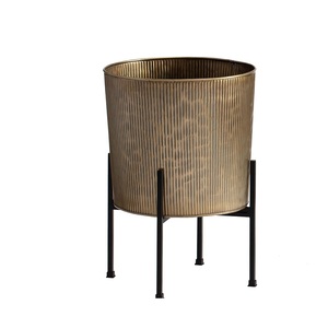 Maceta de Metal Dorada Personalizable de Moda, 15x13 Pulgadas, para Hogar y Jardín, con Diseño de Patrones - Product Image 3