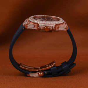 นาฬิกาหรูหราทันสมัยแบบยูนิเซ็กซ์ หน้าปัดสีน้ำเงินครึ่งหนึ่งประดับเพชรโมอิสซาไนต์ VVS สไตล์ฮิปฮอป สายยางสีน้ำเงินเข้ม - Product Image 5