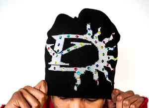 Nuevo Gorro de Invierno Unisex de Alta Calidad al por Mayor, Gorro de Punto Negro con Pedrería y Logotipo Personalizado - Product Image 3