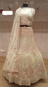 ชุดผ้าจอร์เจียแบบมีสไตล์พร้อมการปักแบบดั้งเดิมสำหรับผู้หญิงชุดสำหรับงานแต่งงานงานเลี้ยงรับรองและงานรื่นเริง - Product Image 2