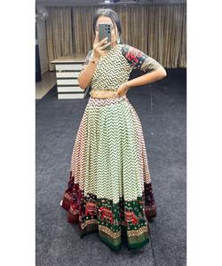 Lahenga y Choli rosa al por mayor para mujeres y niñas, ropa de fiesta de Boda nupcial de terciopelo con lentejuelas - Product Image 2