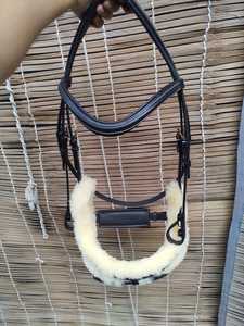 Brida de caballo de cuero anatómico de alta calidad, cómoda banda para la nariz de piel de oveja con costuras elegantes para saltos, equitación y carreras - Product Image 5