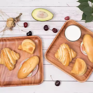 Assiette à salade en bois Crescent Crafts pour dessert, charcuterie, apéritif ou biscuit. - Product Image 3