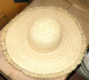 Sombrero de Paja Rafia de Ala Ancha y Plana de Madagascar, Plegable, Estilo Panamá con Flecos para Uso en Exteriores - Product Image 1