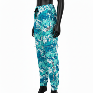 กางเกงจ็อกเกอร์ผู้หญิง ผ้าผสมโพลีเอสเตอร์ GSM ลายคลื่นสีฟ้าทะเล เอวยางยืดรัดเชือก ปลายขาจั๊มพ์ รับสกรีนโลโก้ กางเกงผู้หญิง - Product Image 3