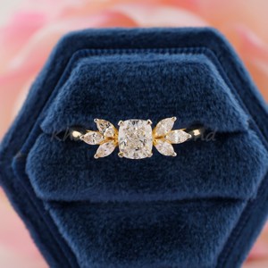 Bonito anillo de bodas de diamantes cultivados en laboratorio con corte de cojín con forma de marquesa 6 piedras laterales Real 14K/18K anillo de diamantes de oro sólido - Product Image 1