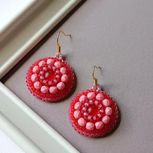 Modernos Pendientes de Cuentas de Vidrio con Diseño Turquesa y Flecos en Cascada, Joyería Única de MS Handicraft - Product Image 1