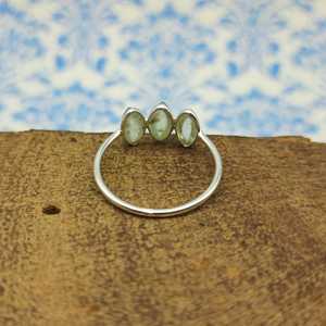 Anillo minimalista de triple bisel, piedra preciosa Prehnita, forma de marquesa, Plata de Ley 925, ropa informal, anillo de regalo, Perla de diamante para niñas - Product Image 4