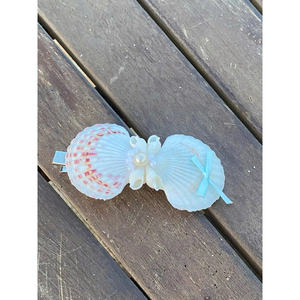 Barrettes en coquille naturelle avec inspiration océanique, idéales pour les fêtes côtières, les événements de voyage et les idées de style de villégiature - Product Image 6