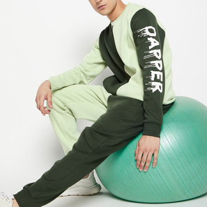 Vente en gros de survêtements de qualité pour hommes sur mesure pour l'hiver, jogging, motif uni avec logo imprimé, grande taille, design personnalisé - Product Image 4