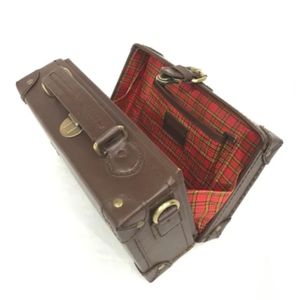 Stylish Vintage Leather Briefcase Durable Compact <b>Attache</b> <b>Case</b> with Sturdy Handle and Checkered Fabric Lining From Indonesia - Product Image 4