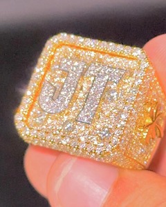 LL กระเปาะน้ำแข็งแบบฮิปฮอป VVS กำหนดโลโก้เองได้แหวนที่ได้รับการรับรองว่าเป็นเพชรโมอิส925เรือนสีเงิน - Product Image 1