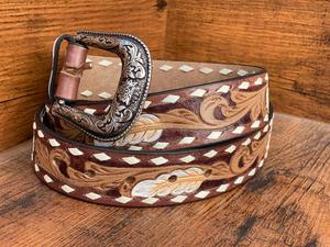 Ceinture usinée en cuir occidental sculpté à la main en relief à motif de feuille de cowboy de luxe avec boucle en laiton à fleurs lourdes - Product Image 2