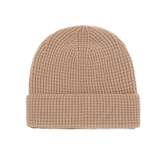 Gorros de Punto Grueso Tipo Waffle Cálidos con Logotipo Personalizado Czelrine, Ecológicos, 100% Algodón Orgánico para Invierno - Product Image 4