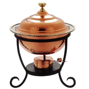 Plat de chauffe-plats en cuivre poli brillant de conception martelée pour le service de traiteur d'hôtel et de restaurant - Product Image 1