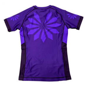 2025 unisexe à manches courtes MMA Rash Guard personnalisé imprimé Compression BJJ chemise technologie OEM pour hommes et adultes - Product Image 2