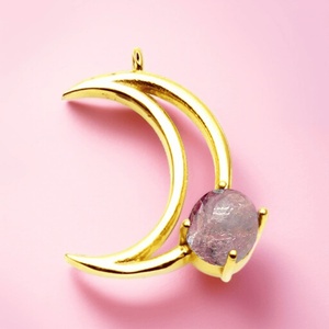 Forma de media luna 18K chapado en oro Rubí Tumble Piedra preciosa Ajuste de Punta Colgante de piedra natal Colgantes y dijes al por mayor de moda - Product Image 1