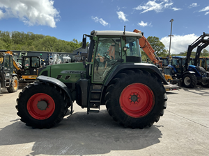 Tracteur agricole Fendt 716 Vario 4WD, diesel vert, 140 CV, transmission par engrenages, équipement agricole haute productivité - Product Image 2