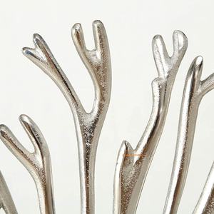 Sculpture moderne en aluminium de branches d'arbre avec base noire Art décoratif en métal pour la maison, le bureau et l'affichage de table - Product Image 5