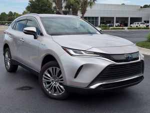 Limpia 2021 T o y o t a V e n z a XLE - Product Image 2