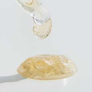 Soin de la peau, grande capacité 100 ml, ampoule élastique au peptide, anti-rides, apaisante, squalane, arbutine, or 24 carats, vitamine C, EGF - Product Image 1