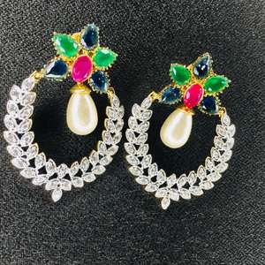 ต่างหูประดับเพชรโรเดียมสีทอง18K ดีไซน์รูปปีกสำหรับงานแต่งงานงานหมั้นสำหรับของขวัญ - Product Image 3