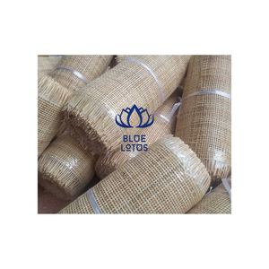 Rollo de malla de caña de mimbre hecho a mano, hoja de caña Natural para muebles, armario, puerta, silla, decoración trasera, Vietnam - Product Image 1